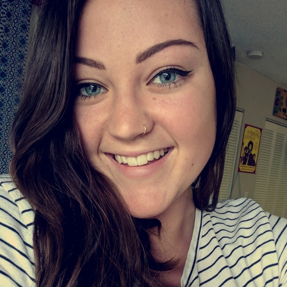 Meet your Posher, Liv - Picture 1 of 1